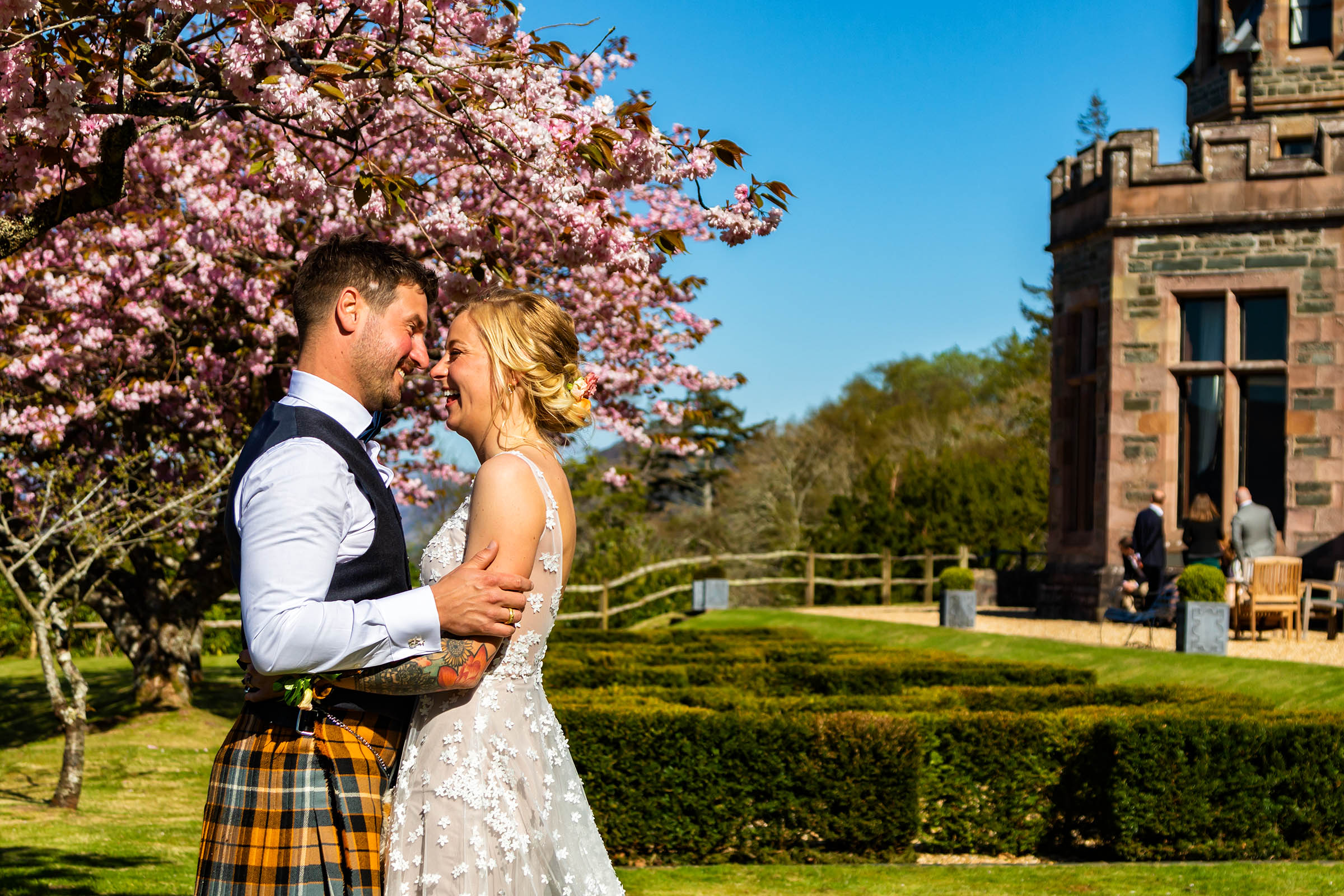 A Highland Sunny fun wedding at Duncraig Castle in Plockton – Marlijn and Jens 23rd April 202211