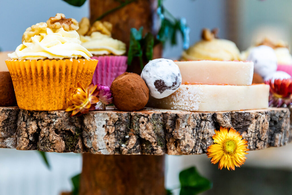 A Highland Sunny fun wedding at Duncraig Castle in Plockton – Marlijn and Jens 23rd April 202226