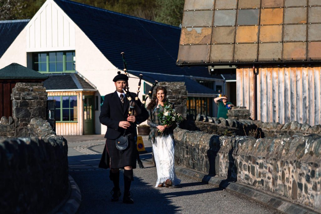 Morgan Garys Elopement Iconic Eilean Donan Castle00037