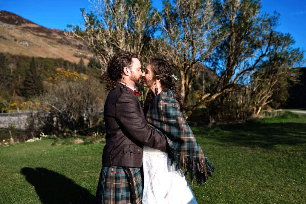 Morgan Garys Elopement Iconic Eilean Donan Castle00065