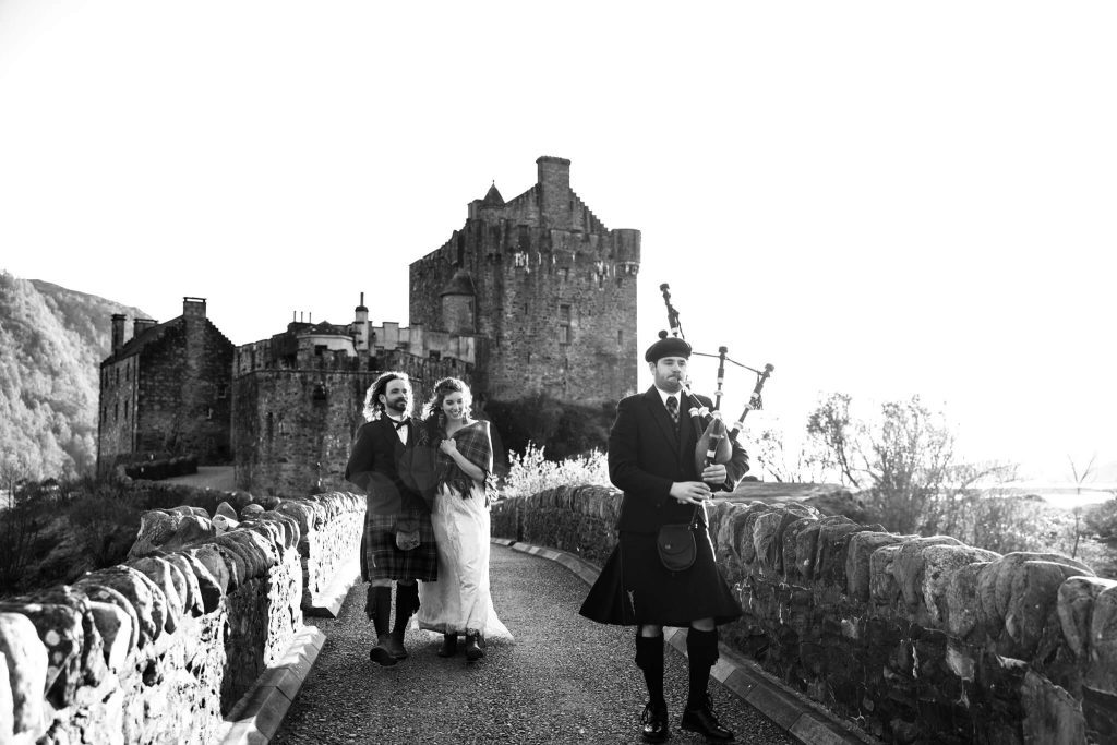 Morgan Garys Elopement Iconic Eilean Donan Castle00109